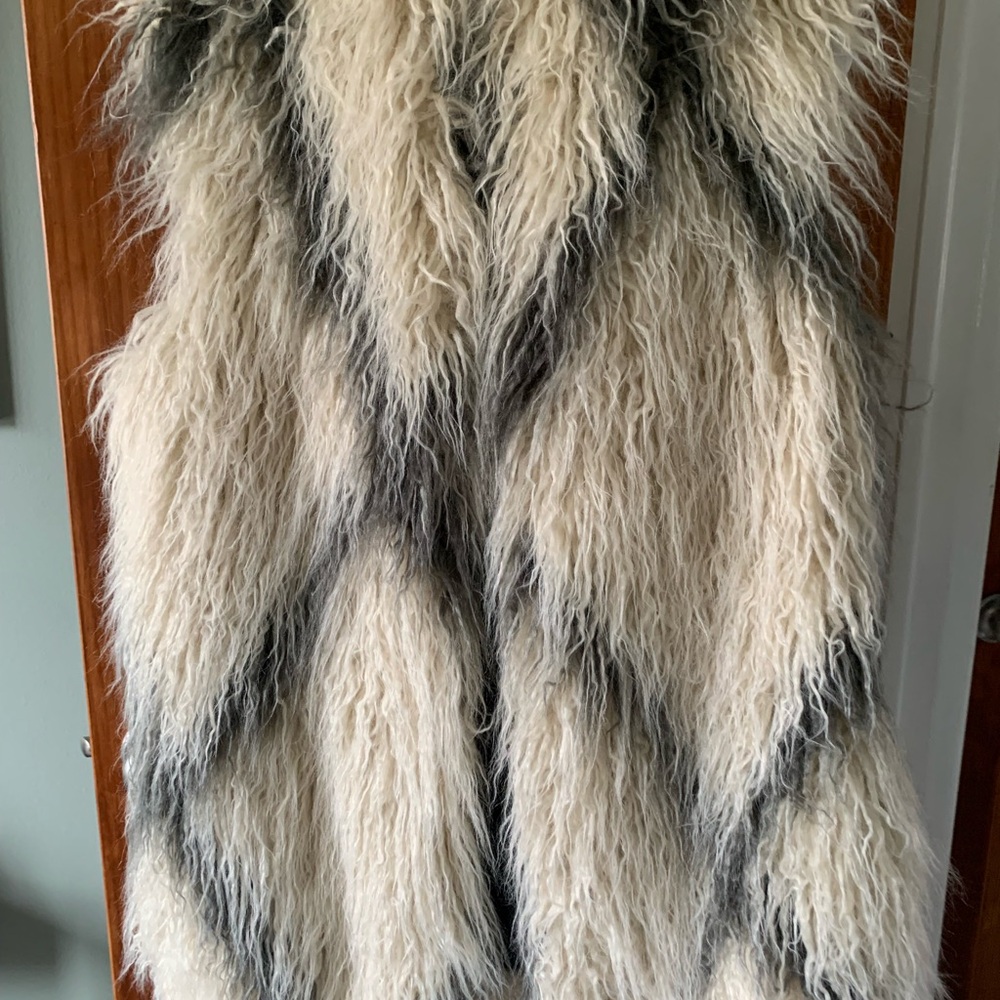 Shaggy Faux Fur vest in Cream with Charcoal Accents